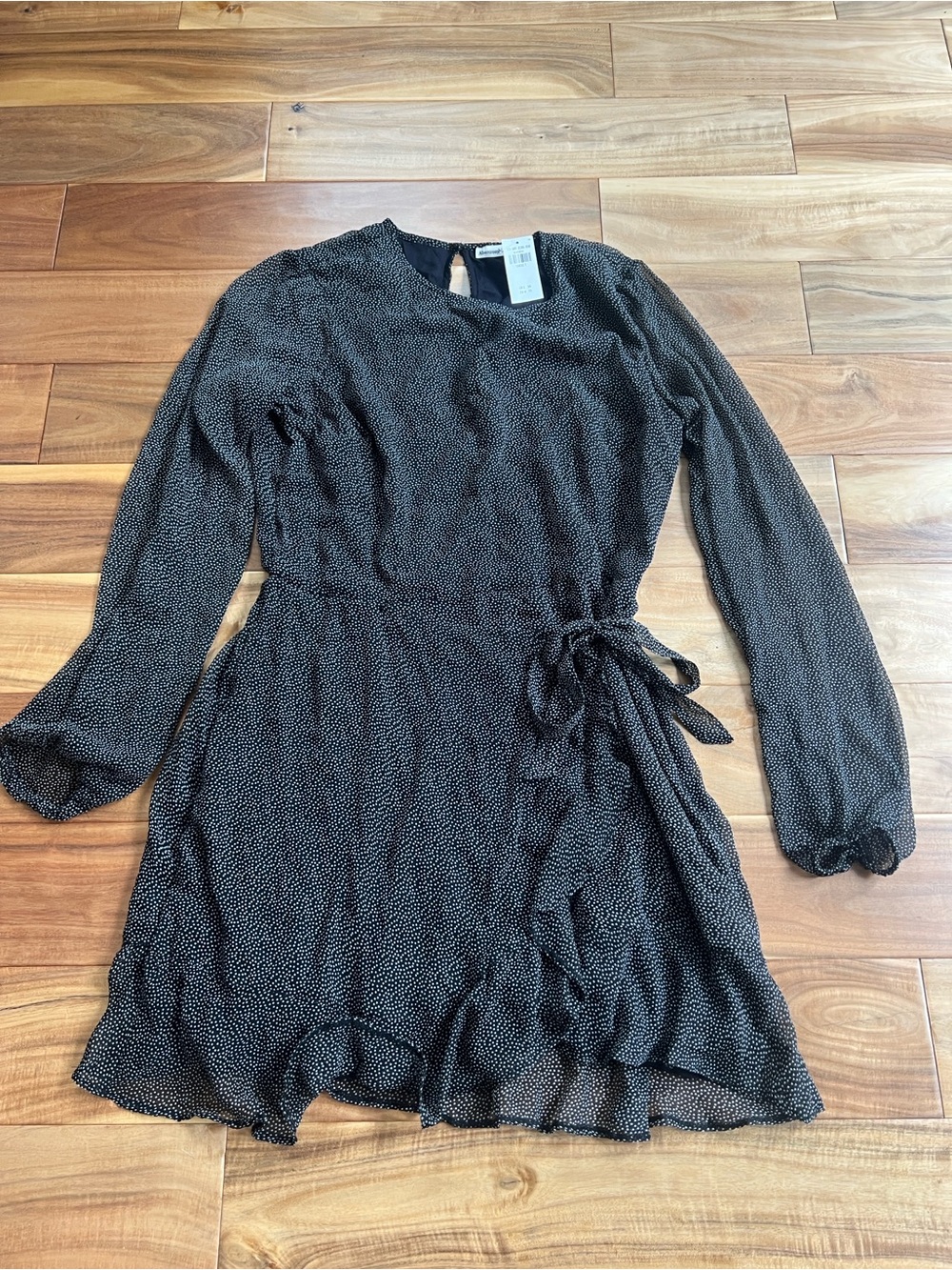Abercrombie & Fitch Black Long-Sleeve Tie-Waist Dot Dress